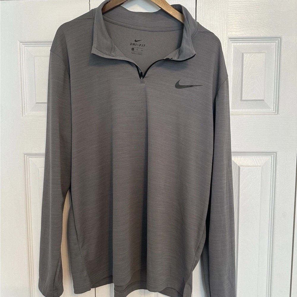 Nike Gray Quarter-Zip  Lightweight Performance